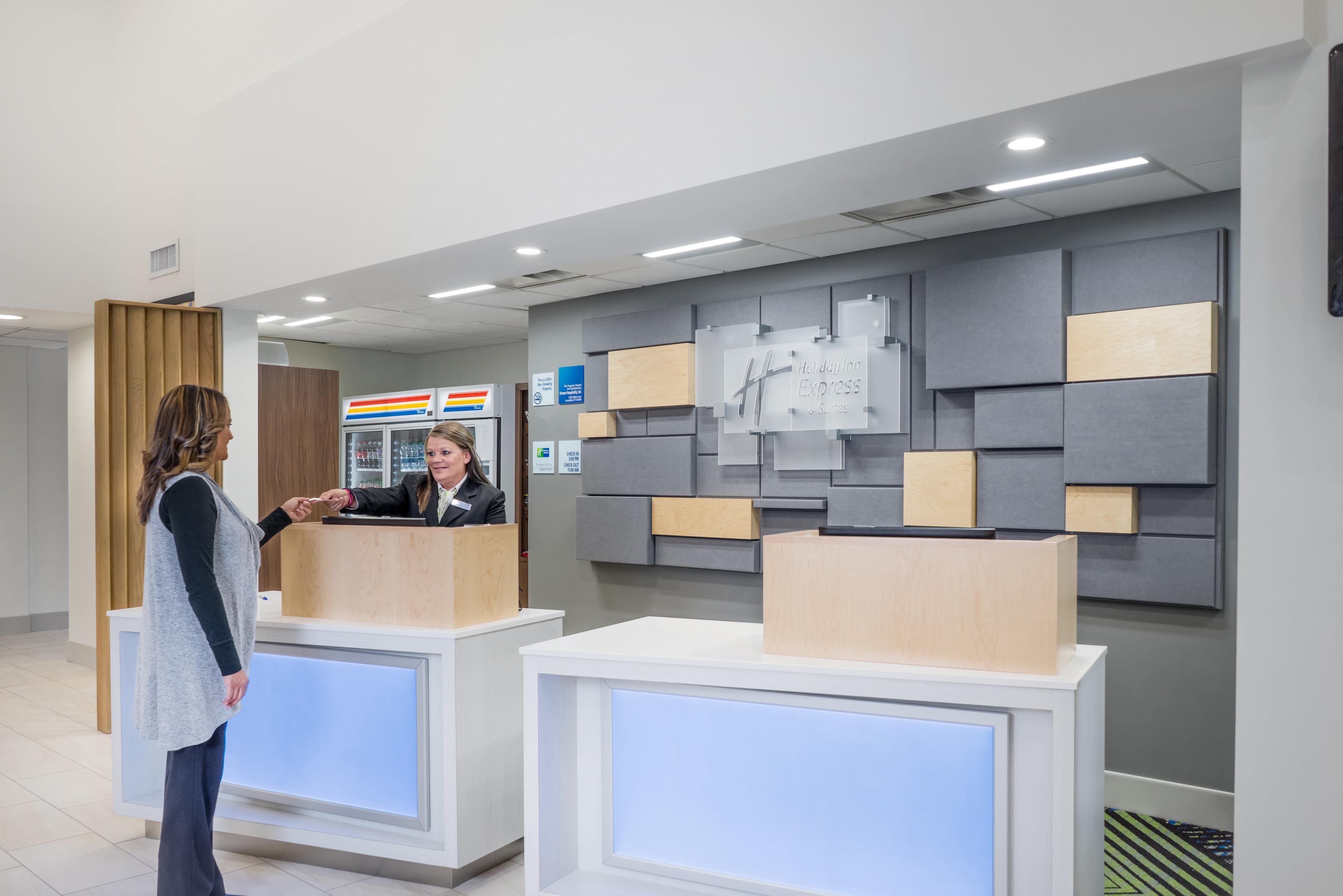 Holiday Inn Express Hotel & Suites Louisville East By Ihg Екстериор снимка
