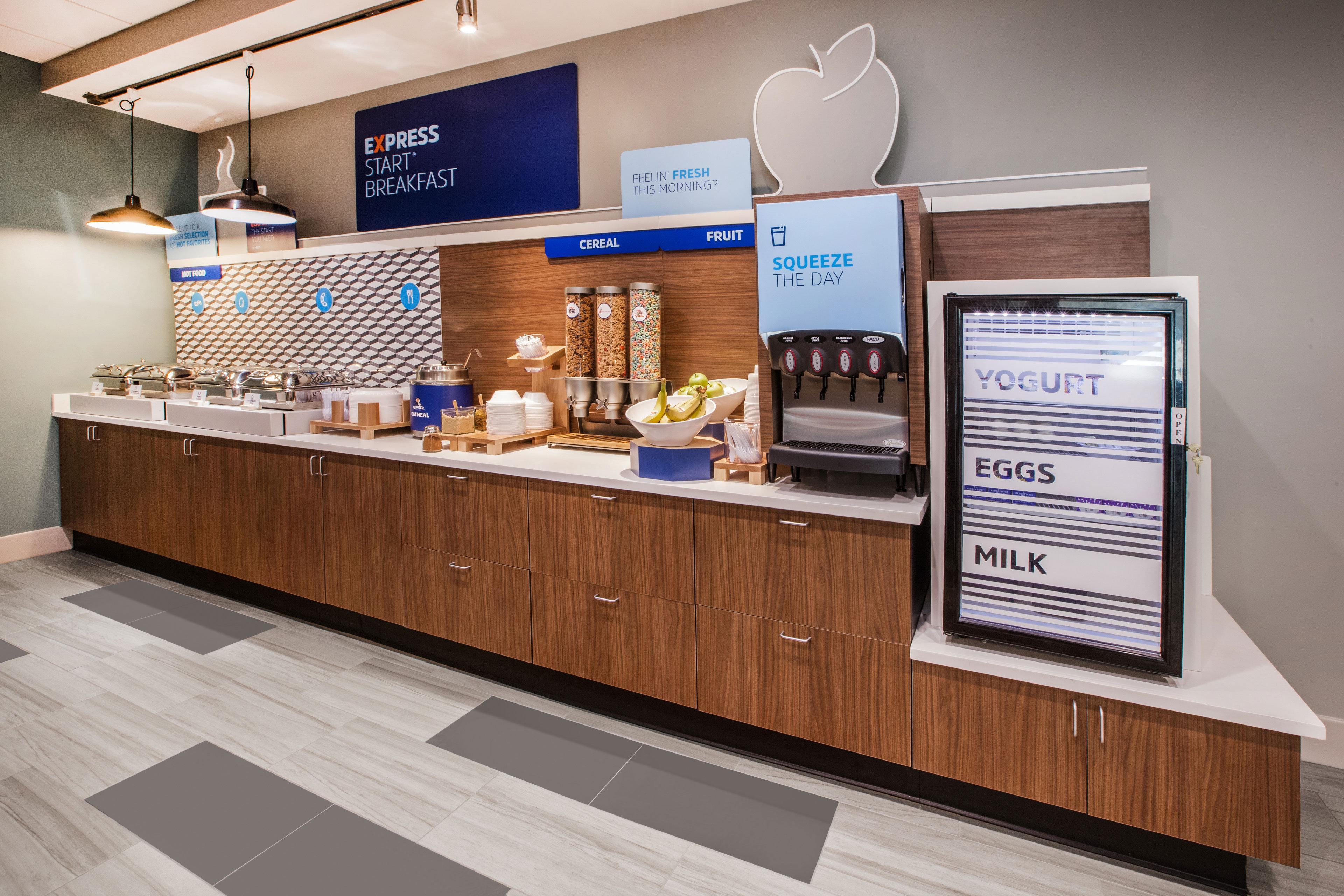 Holiday Inn Express Hotel & Suites Louisville East By Ihg Екстериор снимка