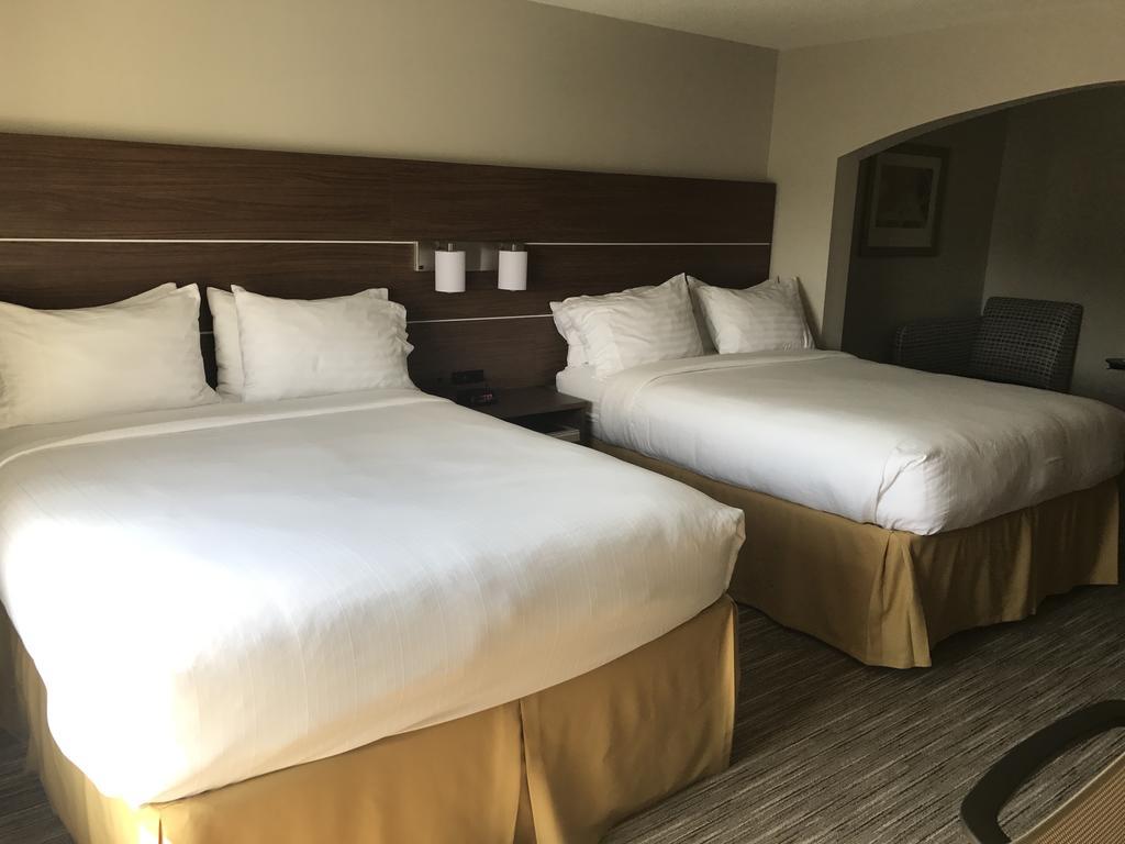 Holiday Inn Express Hotel & Suites Louisville East By Ihg Екстериор снимка