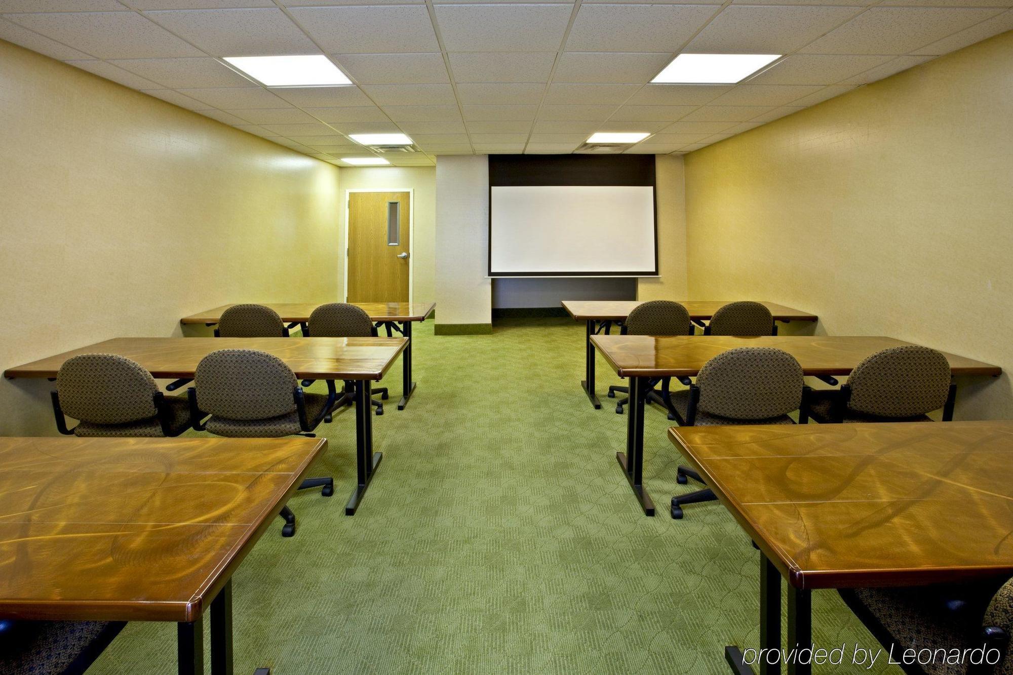 Holiday Inn Express Hotel & Suites Louisville East By Ihg Екстериор снимка