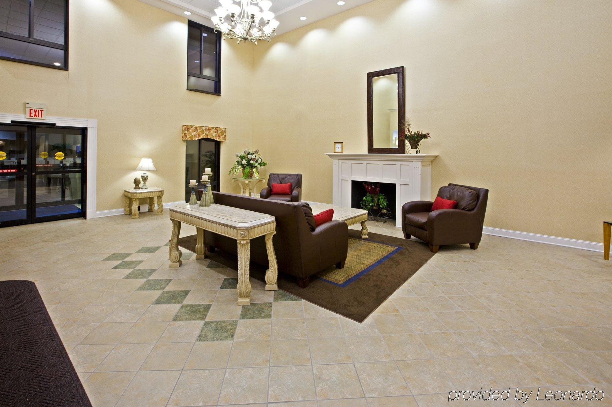Holiday Inn Express Hotel & Suites Louisville East By Ihg Екстериор снимка