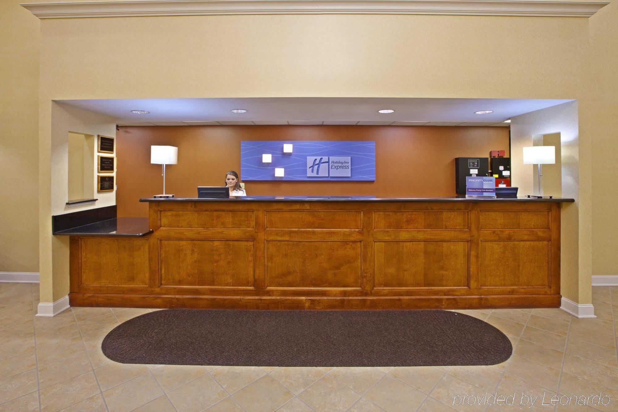 Holiday Inn Express Hotel & Suites Louisville East By Ihg Екстериор снимка
